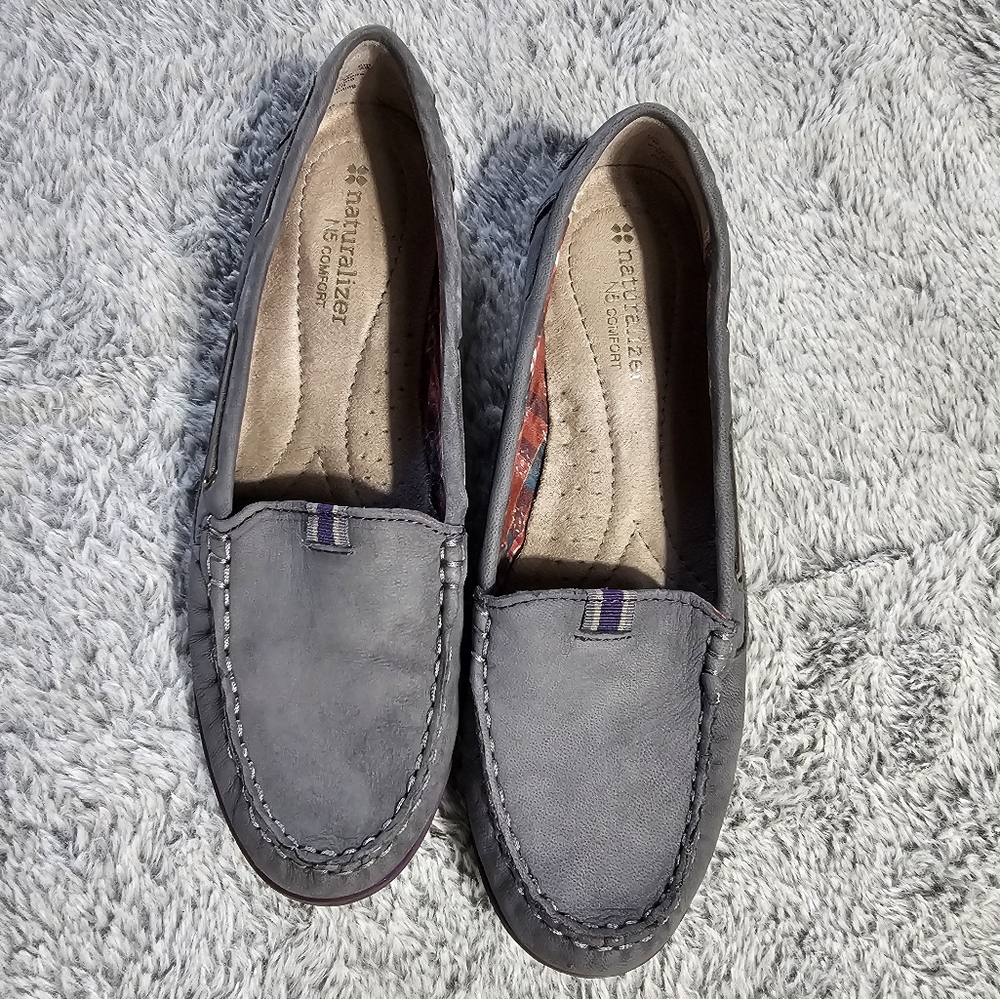 Women's Grey Naturalizer Loafers, Size 7 - Picture 5 of 12